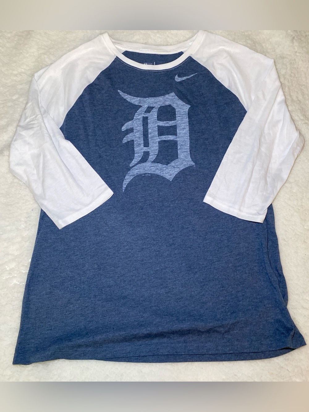 Nike NWOT Detroit Tigers Raglan Tee
